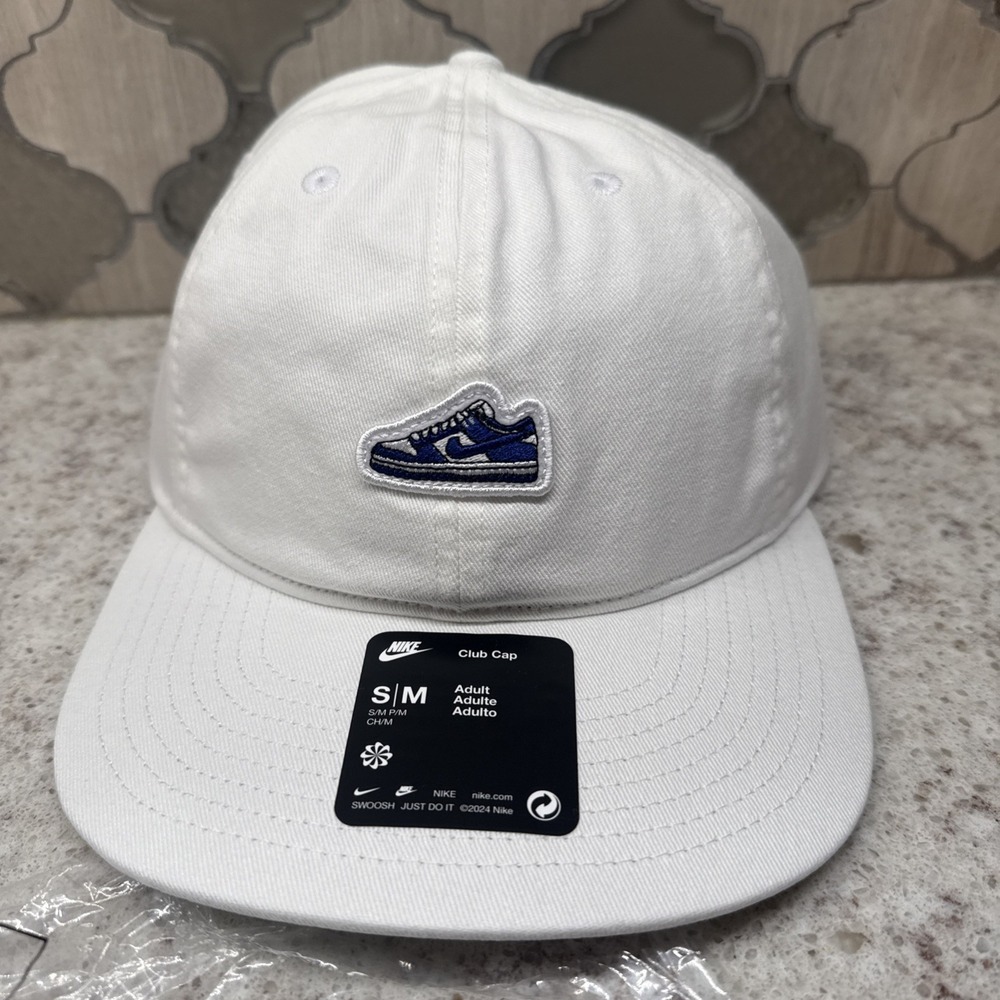 Nike Club Unstructured Dunk Low Patch Cap Adult Unisex Size S/M White Retail $28